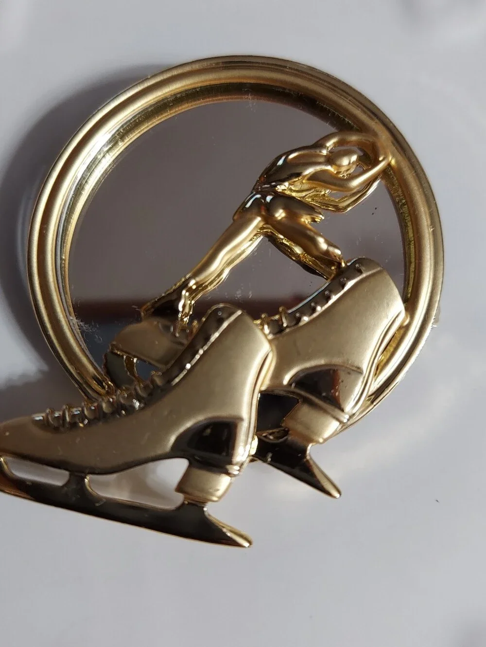 Vintage Danecraft Textured Gold Tone/Mirrored Ice Skating Brooch/Pin